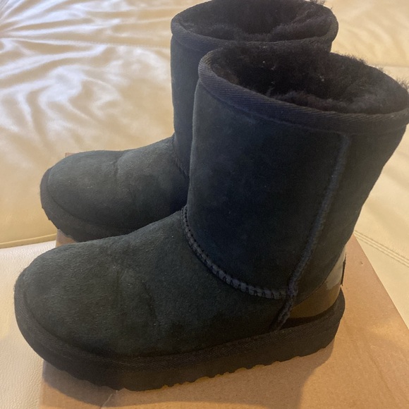 UGG Boots (black) Toddler - Picture 4 of 7